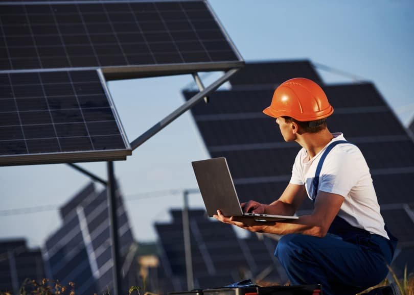 Saulės elektrinės techninis aptarnavimas