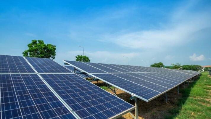 Saulės modulių plovimas Kaune