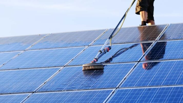 Saulės modulių priežiūra